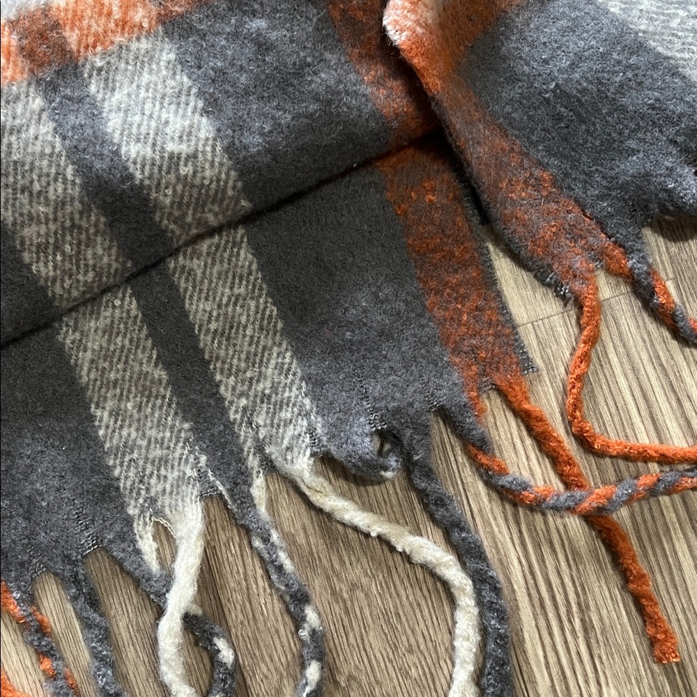 Joy SUSAN Plaid Fringe XL Scarf in Gray Orange Pink Blue NWOT - Picture 12 of 12